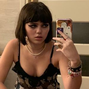 Meet your Posher, Madeline